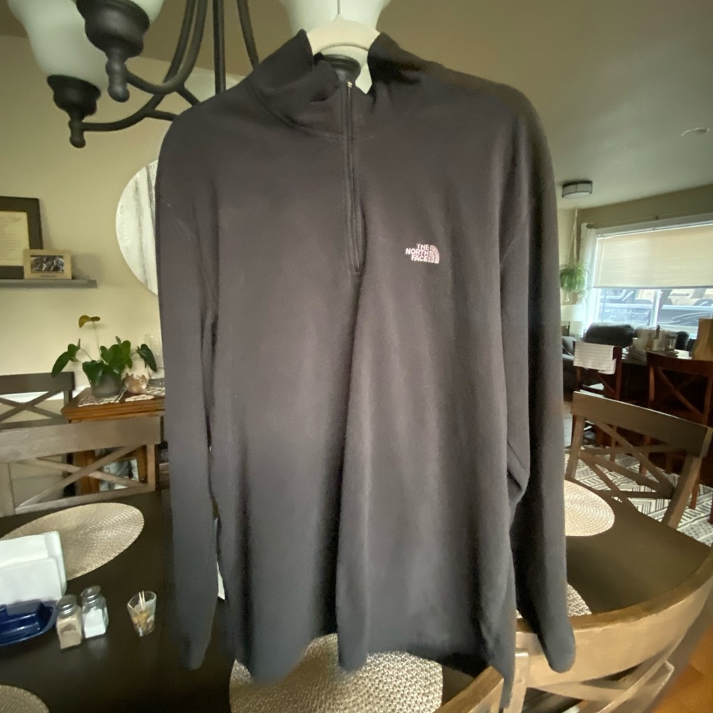 Men’s XL North Face Base Layer,minimal piling wear and tear.